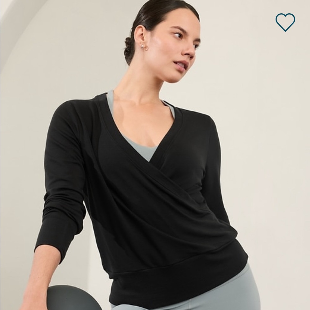 Athleta recharge sweatshirt, black, size small